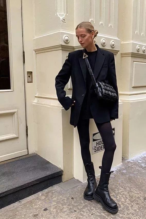 秋冬季节,靴子的出街率也越来越高了, 增高显瘦还 百搭,简直是 矮