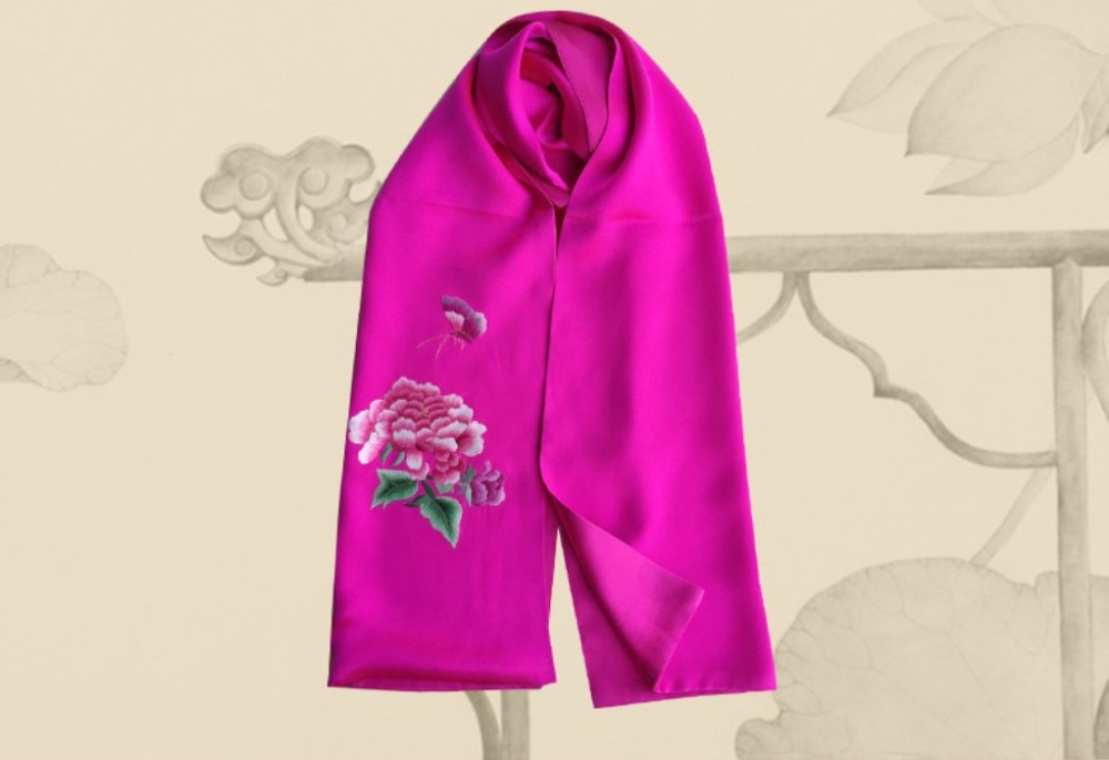 中秋送礼给妈妈,就选这条牡丹刺绣真丝丝巾