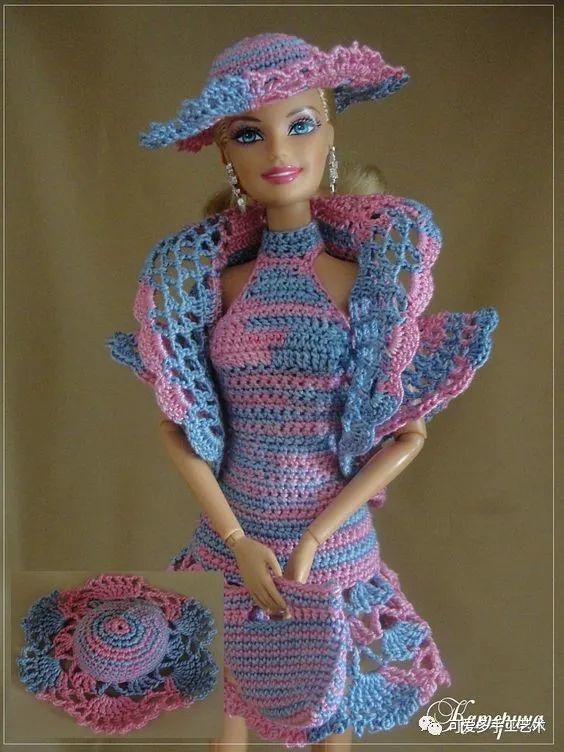 芭比娃娃|孩子玩旧了的芭比娃娃，用零线钩了几件华丽的裙子改造，竟大受欢迎！
