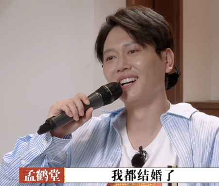 德云社团|德云社团综迎来首位女嘉宾，秦霄贤聊嫂子，烧饼、孟鹤堂秀恩爱