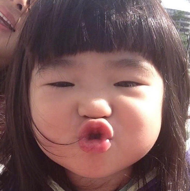 曹华恩|曹格女儿满10岁，Grace越长越漂亮，被妈妈打趣像小土匪