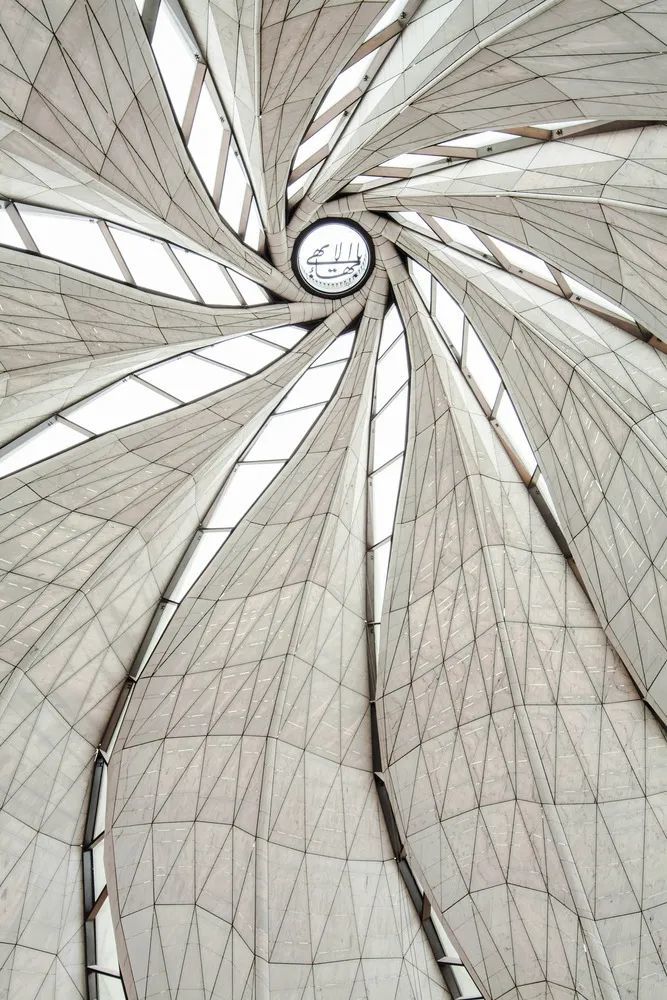 甲方|俯仰之间的建筑美学