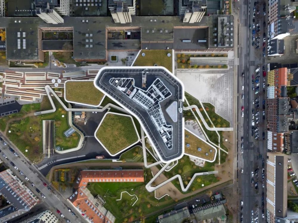 甲方|俯仰之间的建筑美学