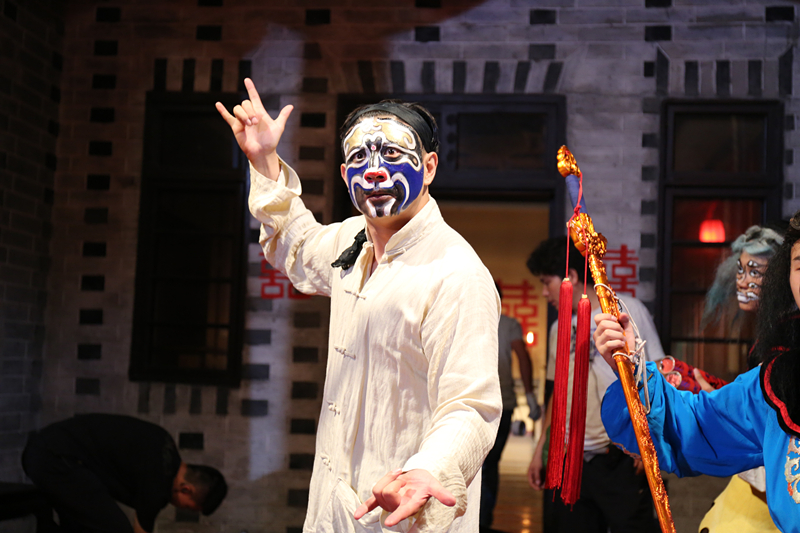 高晓攀主演影片笑里藏刀入围长春电影节以川剧名角映照诠释艺术人生