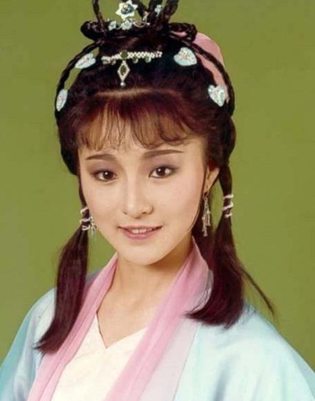 "女成龙"李赛凤,一婚嫁给飞行员,二婚嫁富二代,现状让人心疼_腾讯新闻