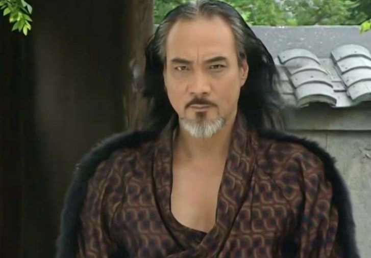 70岁徐少强满头白发还为十岁幼子打拼,直言有人找就拍,永不言退