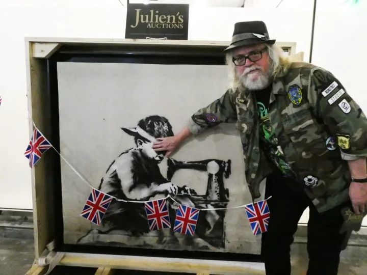 班克斯|有钱人真会玩，涂鸦艺术家花500万买一幅画，目的就是毁了它