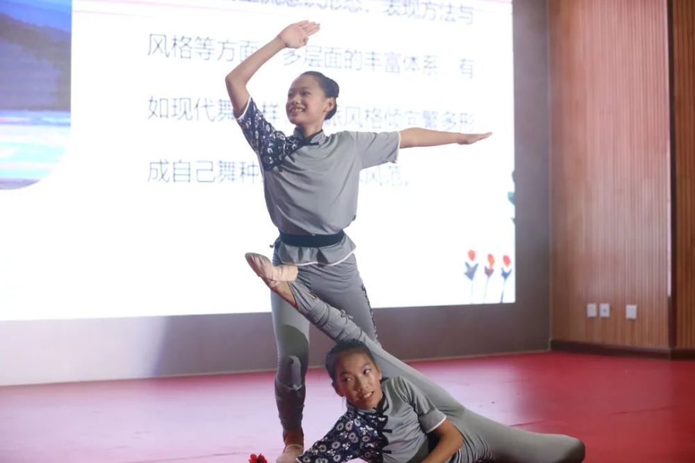 青春活力|展现青春活力，激昂青春梦想—2020级初一新生才艺晚会