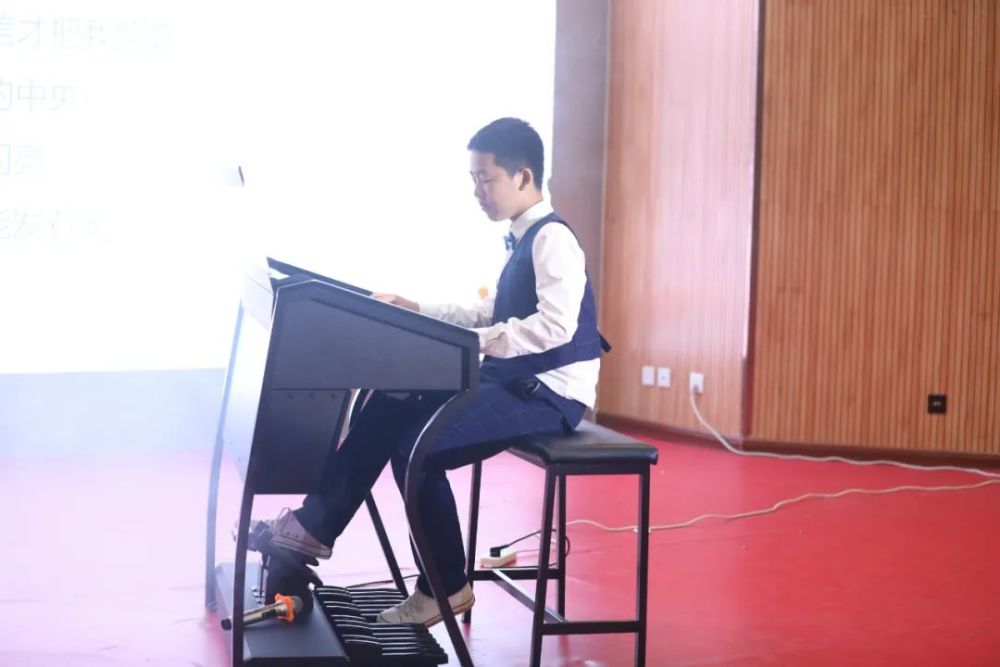 青春活力|展现青春活力，激昂青春梦想—2020级初一新生才艺晚会