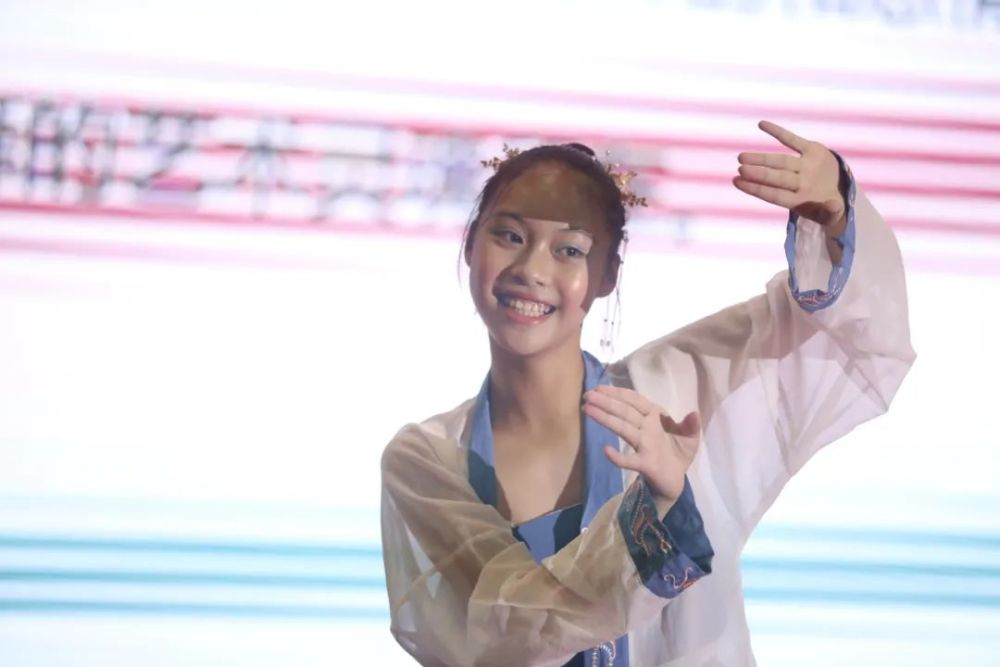 青春活力|展现青春活力，激昂青春梦想—2020级初一新生才艺晚会