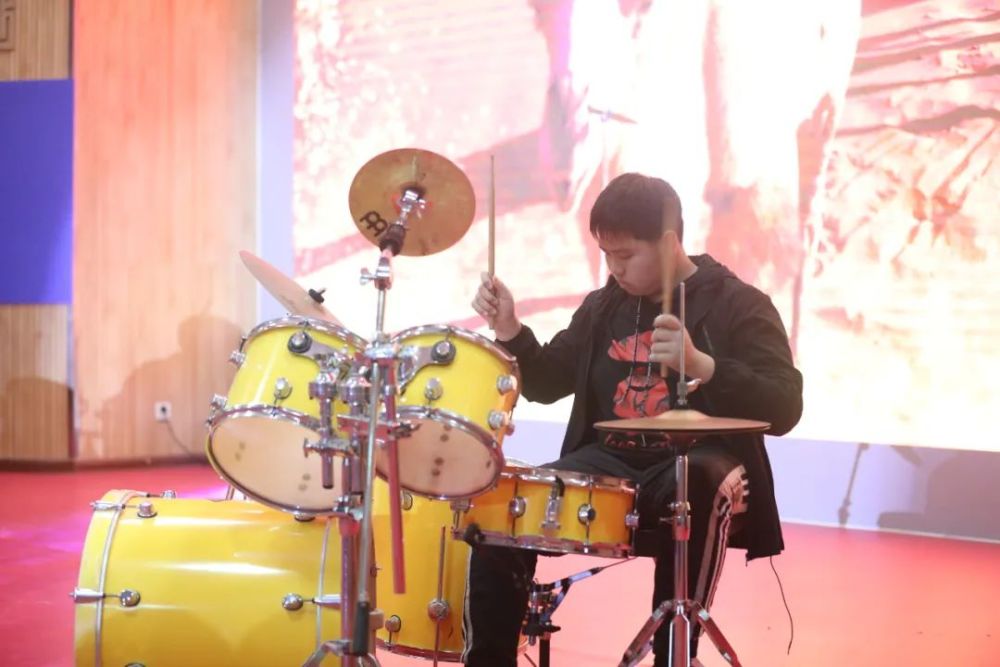 青春活力|展现青春活力，激昂青春梦想—2020级初一新生才艺晚会