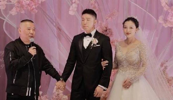 孟鹤堂|孟鹤堂承认离婚后再婚，和前妻的婚纱照曝光，秦霄贤避谈现任嫂子