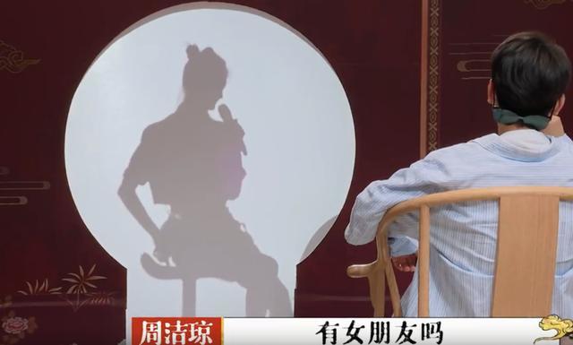 孟鹤堂|孟鹤堂承认离婚后再婚，和前妻的婚纱照曝光，秦霄贤避谈现任嫂子