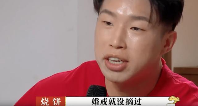 孟鹤堂|孟鹤堂承认离婚后再婚，和前妻的婚纱照曝光，秦霄贤避谈现任嫂子
