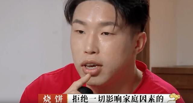 孟鹤堂|孟鹤堂承认离婚后再婚，和前妻的婚纱照曝光，秦霄贤避谈现任嫂子