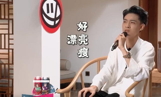 孟鹤堂|孟鹤堂承认离婚后再婚，和前妻的婚纱照曝光，秦霄贤避谈现任嫂子