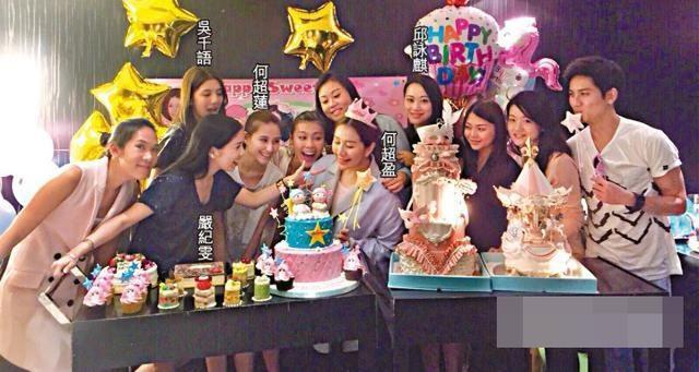 何超盈|何超盈开趴庆祝30岁生日，一岁女儿吃蛋糕舔手指，肉脸超可爱