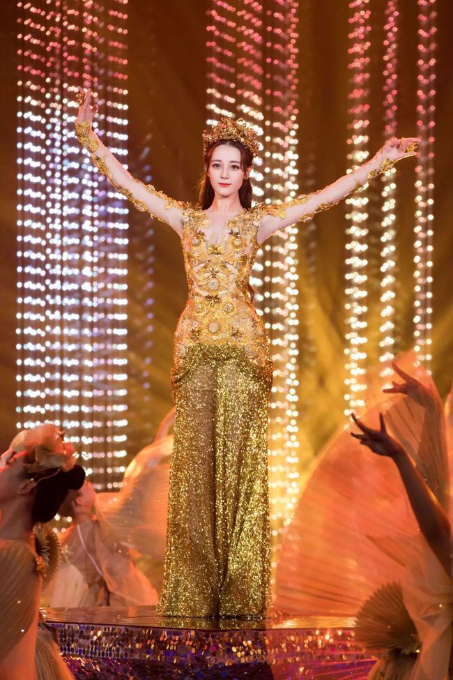 金鹰女神|李沁、关晓彤成金鹰女神候选人？刘亦菲当年仙气十足，赵丽颖惊艳