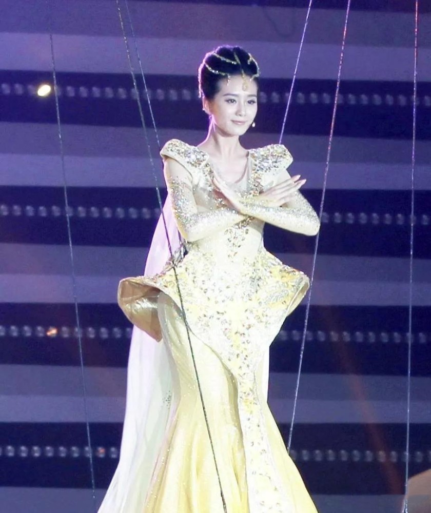 金鹰女神|李沁、关晓彤成金鹰女神候选人？刘亦菲当年仙气十足，赵丽颖惊艳