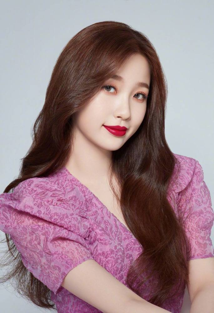 金鹰女神|李沁、关晓彤成金鹰女神候选人？刘亦菲当年仙气十足，赵丽颖惊艳