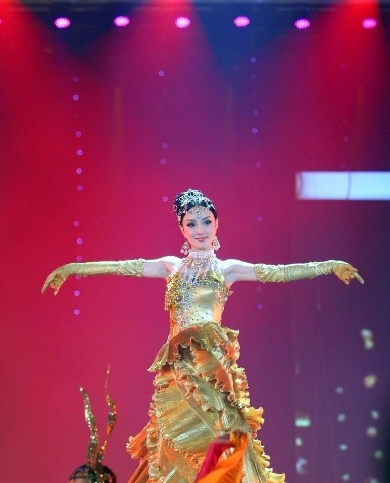 金鹰女神|李沁、关晓彤成金鹰女神候选人？刘亦菲当年仙气十足，赵丽颖惊艳