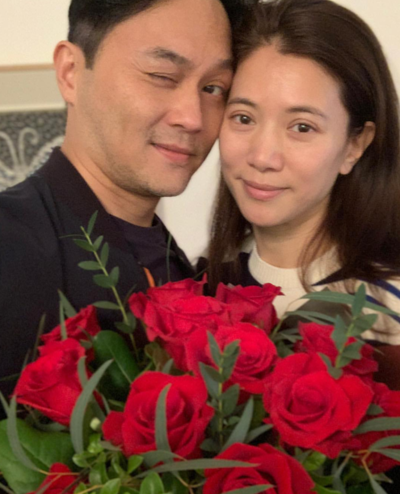 袁咏仪|袁咏仪让儿子陪逛街，魔童身高赶上妈妈，还模仿张智霖全程伺候靓靓