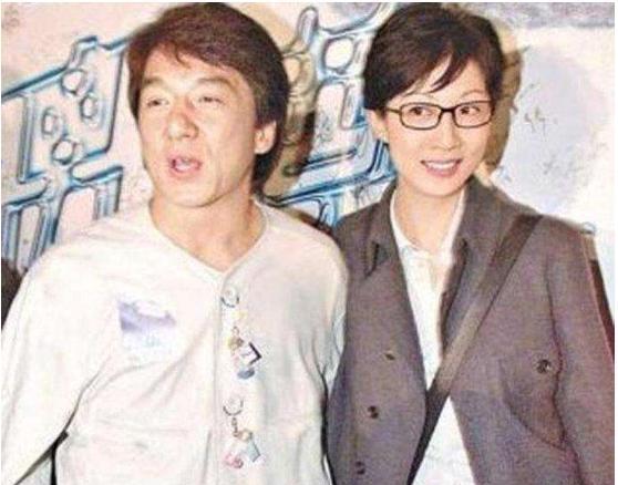 成龙|1999年，吴绮莉为了成龙曝光小龙女，林凤娇的反击堪称教科书