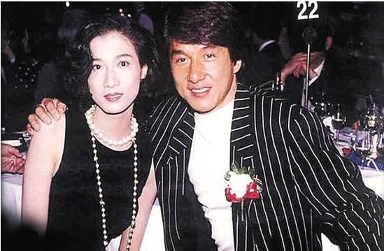成龙|1999年，吴绮莉为了成龙曝光小龙女，林凤娇的反击堪称教科书