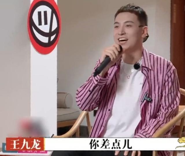 孟鹤堂|郭德纲爱徒孟鹤堂高调认爱？演出时被问恋情，大方称：我结婚了