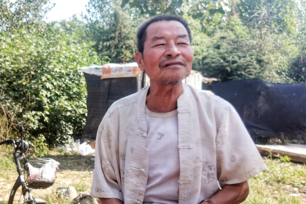 河南|河南七旬大爷集市卖神秘机关盒很多人打不开，却是濒临失传老手艺