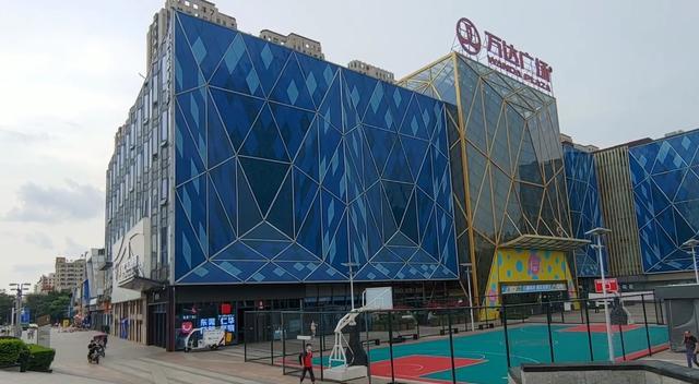 最靠近深圳的长安万达广场,为何人气总是上不来呢?