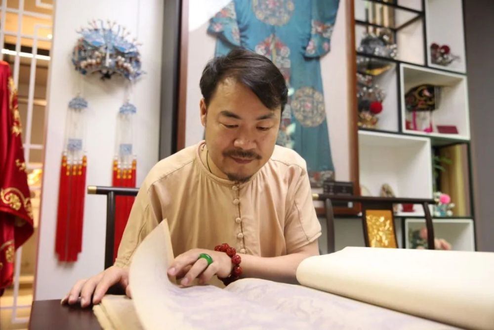 非遗传承人|王胜红：创新，让传统戏剧服装制作焕发新生