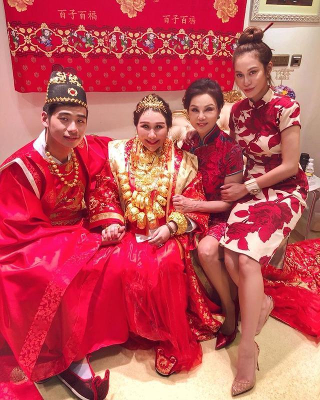 何超盈|何超盈庆祝30岁生日：奢华现场堪比走红毯，闺蜜都是女公主级别