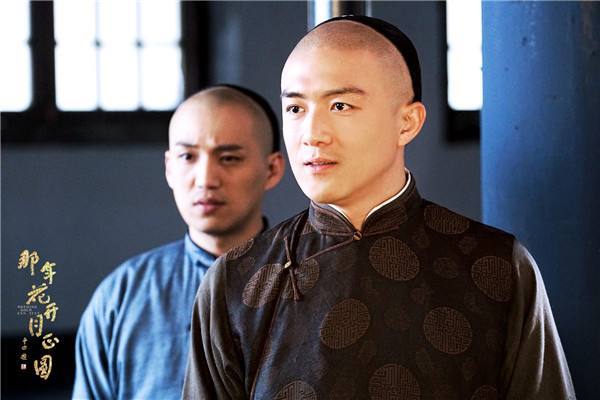 李泽锋|大橘观丨他是唐嫣童瑶同学，出道演主角，戏却没播，花15年才红