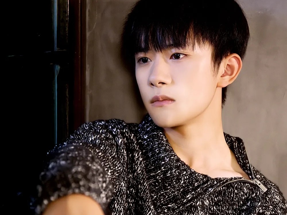 易烊千玺|易烊千玺任嘉伦接连退出，王一博稳拿金鹰奖，或成迪丽热巴第二？