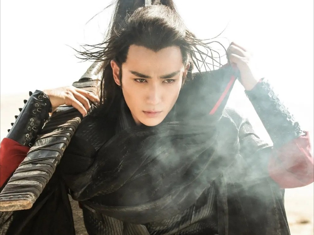 易烊千玺|易烊千玺任嘉伦接连退出，王一博稳拿金鹰奖，或成迪丽热巴第二？