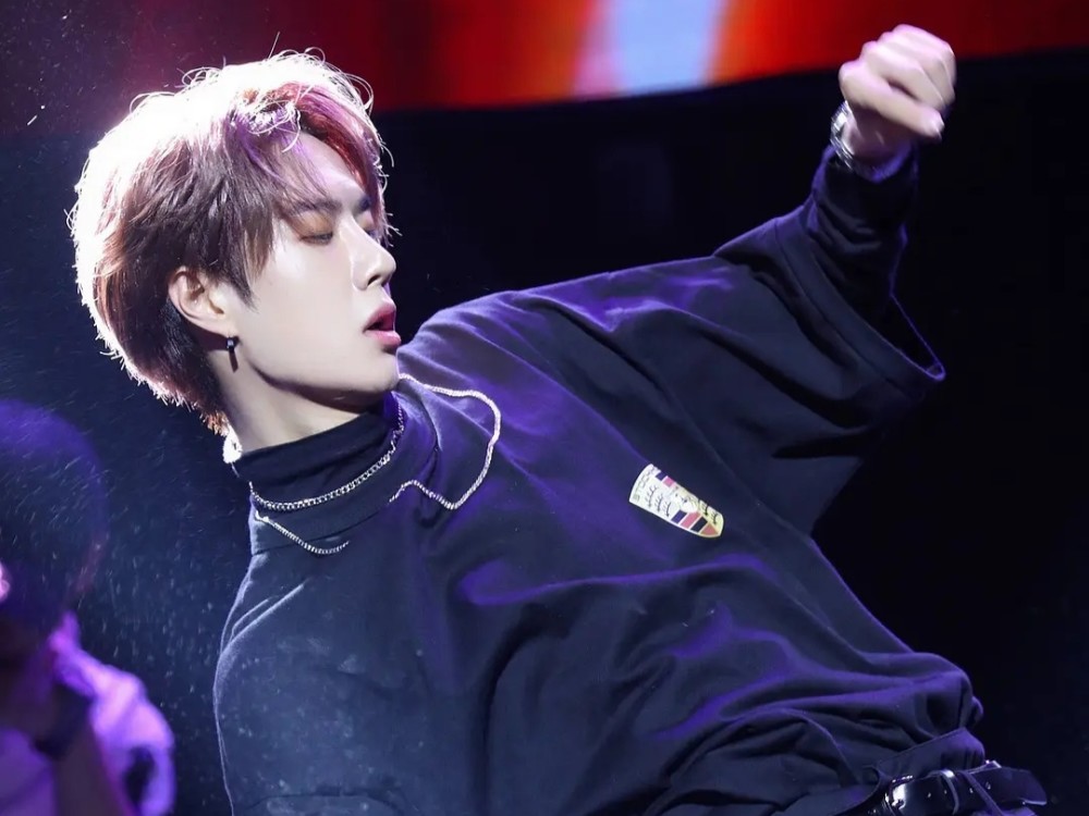 易烊千玺|易烊千玺任嘉伦接连退出，王一博稳拿金鹰奖，或成迪丽热巴第二？