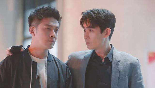 李泽锋|大橘观丨他是唐嫣童瑶同学，出道演主角，戏却没播，花15年才红