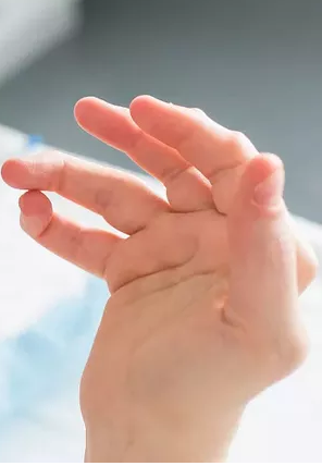 类风湿关节炎|类风湿关节炎该怎么治？朱国江主任详细说，快来看一下