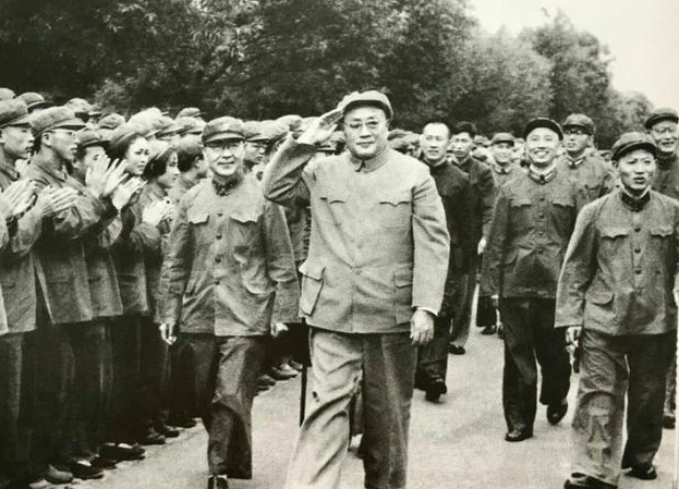 他当旅长时秦基伟是副旅长1955年授衔秦基伟是中将他是大校