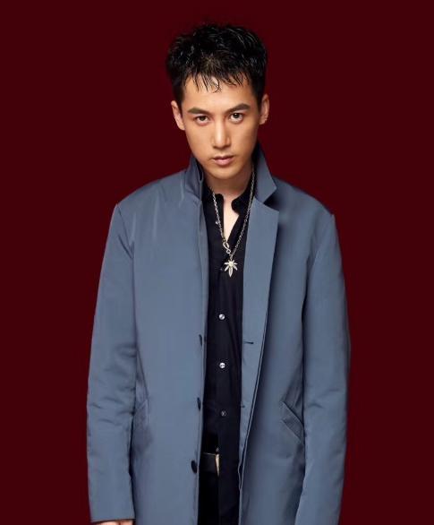 他曾是04年超级男声冠军因参演重启之极海听雷而走红