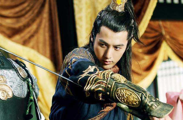 他曾是04年《超级男声》冠军,因参演《重启之极海听雷》而走红