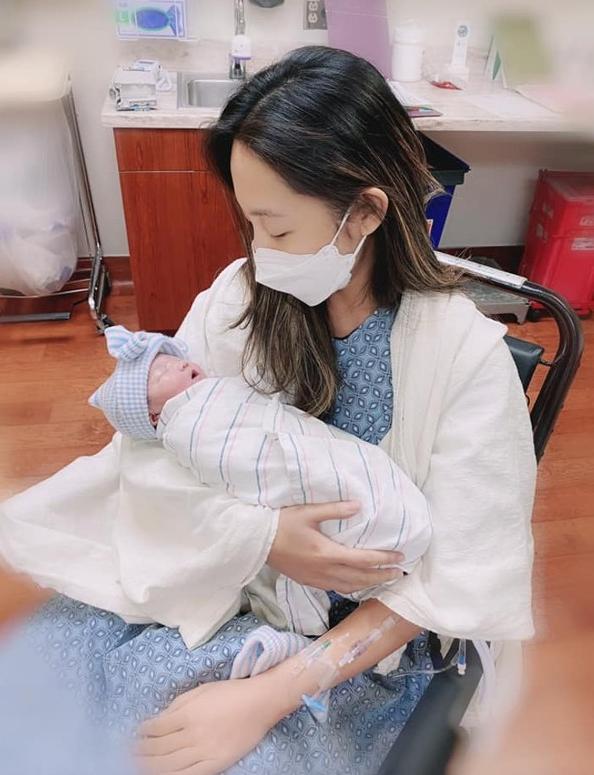 两年抱俩31岁tvb美女主播产女凑成好新生儿正脸曝光