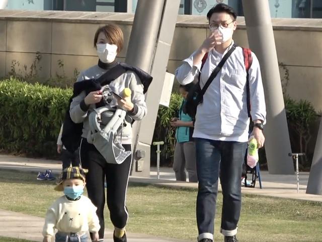 陈文媛|陈冠希旧爱陈文媛罕见露脸，外型失守肚腩明显，嫁圈外人生活美满