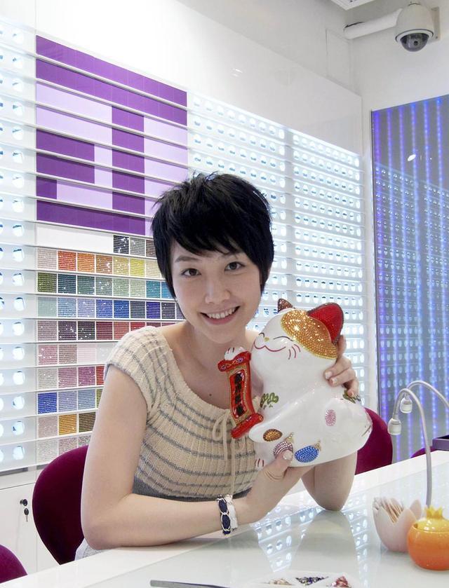 陈文媛|陈冠希旧爱陈文媛罕见露脸，外型失守肚腩明显，嫁圈外人生活美满