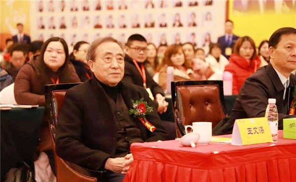 语文|语文书中爱国题材被删减，新增西方虚构故事，清华教授表示不理解