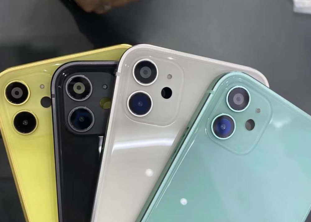 第二,及时补充苹果产品线的空缺回望目前的苹果手机,在售的没有一款