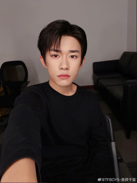 少年的你|易烊千玺新戏15秒预告，演技比《少年的你》还炸，网友已看哭