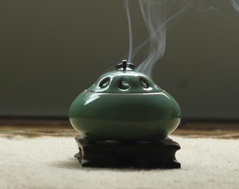 沉香|熏闻沉香于创作者大有益处！