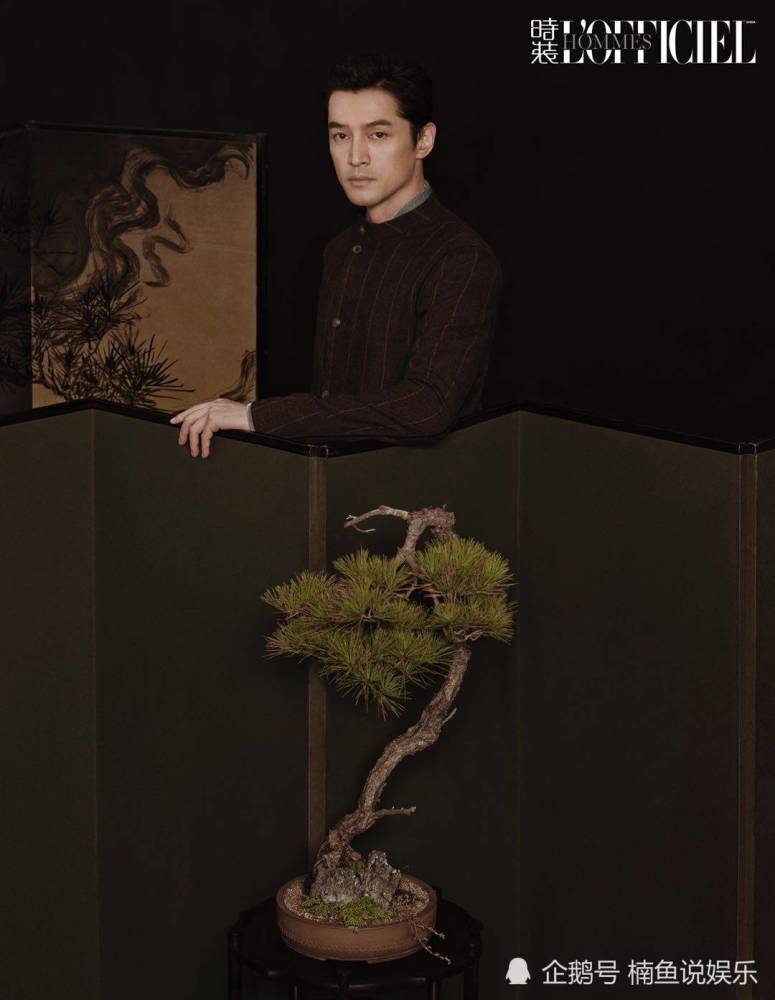 胡歌|胡歌水墨国风写真，骨子里自带儒雅的男人，气质拿捏死死的